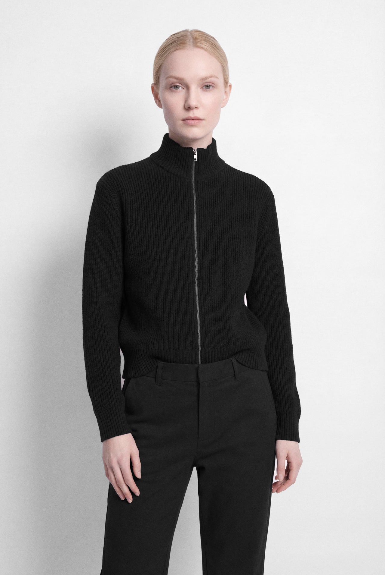 SIGNATURE CROPPED ZIP-UP KNIT