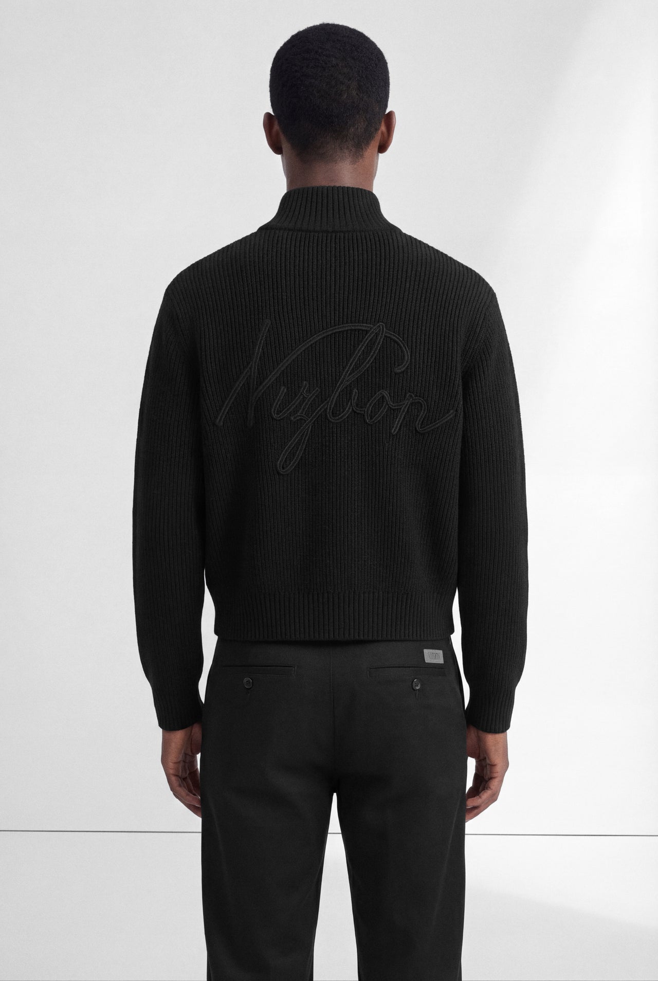 SIGNATURE CROPPED ZIP-UP KNIT