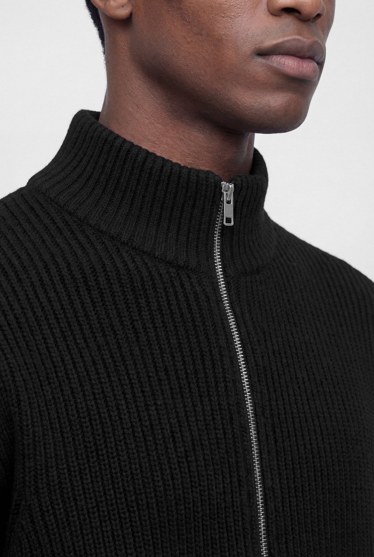 SIGNATURE CROPPED ZIP-UP KNIT